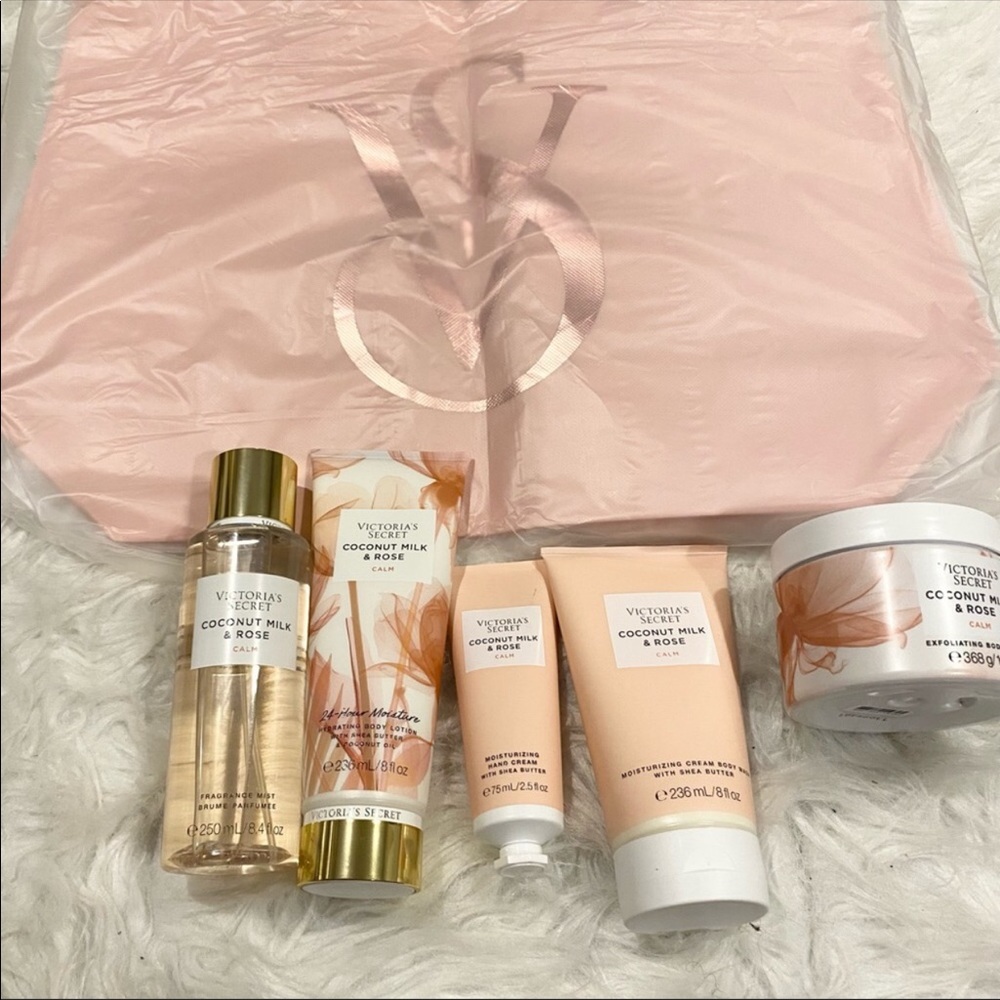 LAST ONE! Victoria’s Secret Natural Beauty Gift Set - Picture 6 of 15